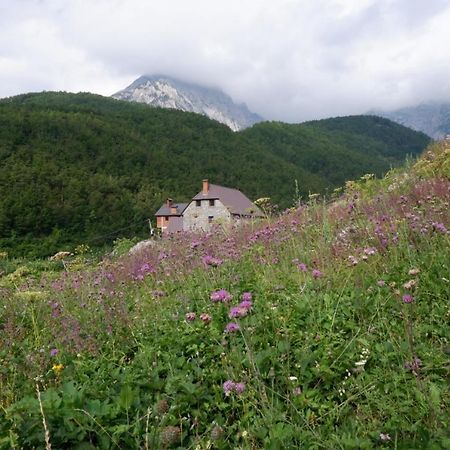 Guesthouse Kukaj 瓦勒博内 外观 照片