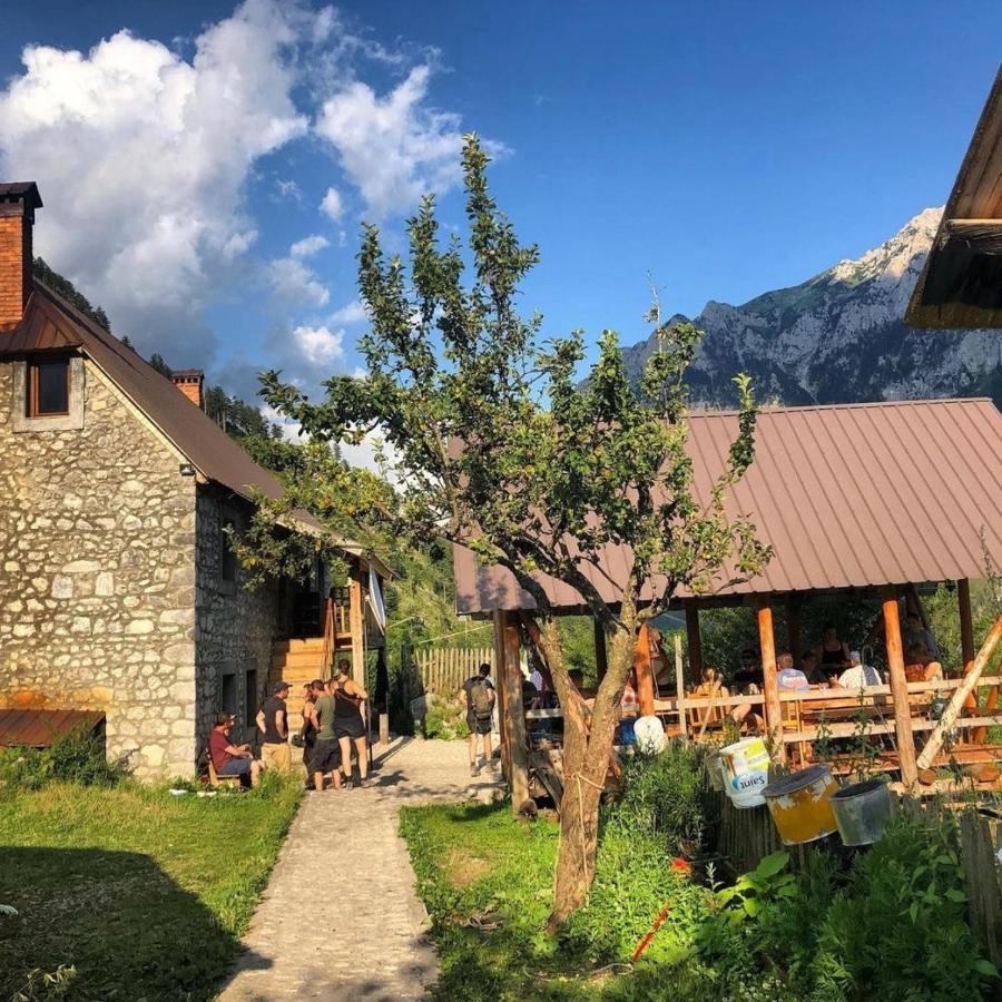 Guesthouse Kukaj 瓦勒博内 外观 照片