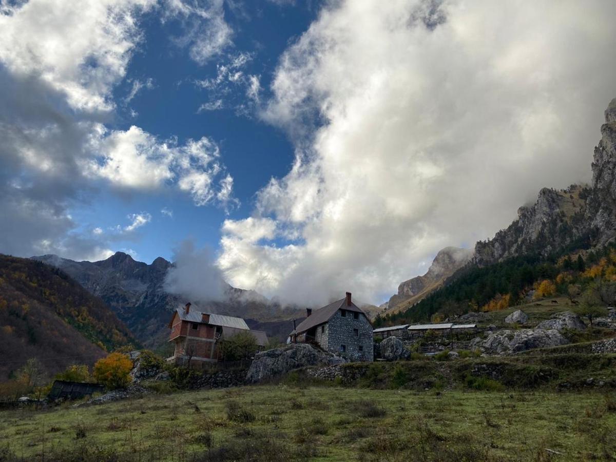 Guesthouse Kukaj 瓦勒博内 外观 照片