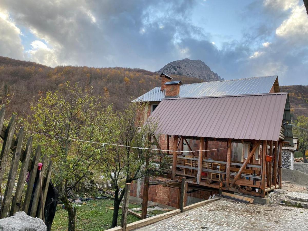 Guesthouse Kukaj 瓦勒博内 外观 照片